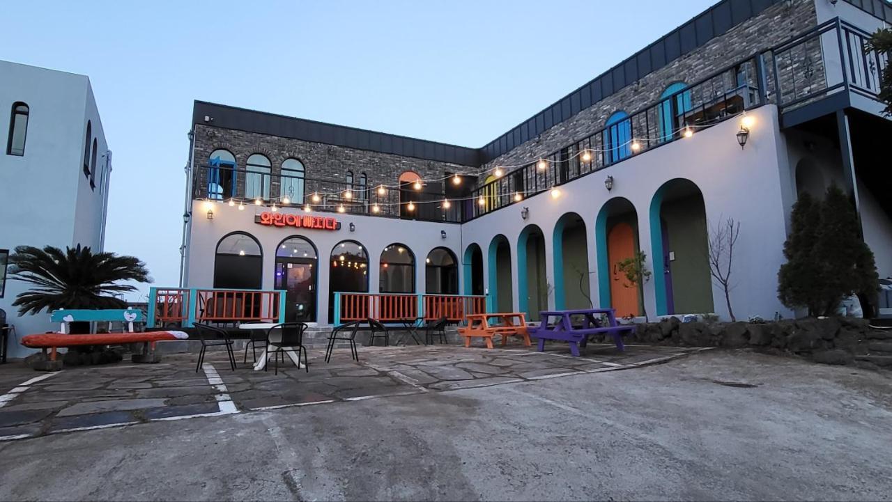Aewol Coast 34 Hotel Чеджу Екстериор снимка