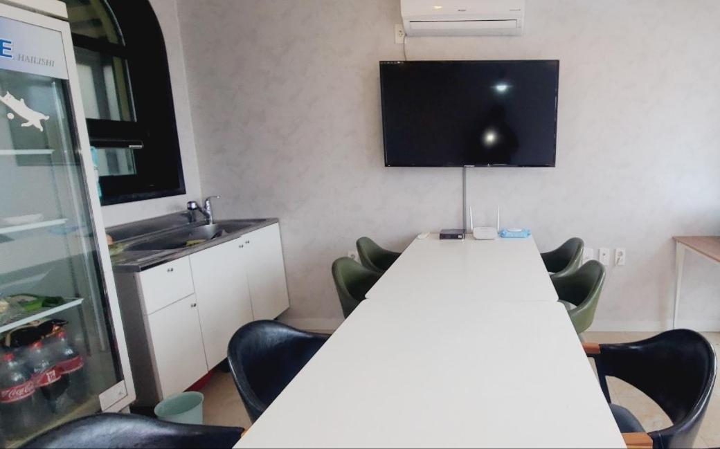 Aewol Coast 34 Hotel Чеджу Екстериор снимка